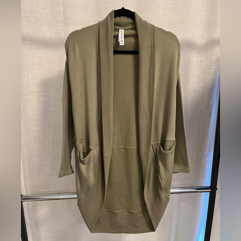 Athelta Cozy Karma Cocoon Wrap size XXS/XS army green